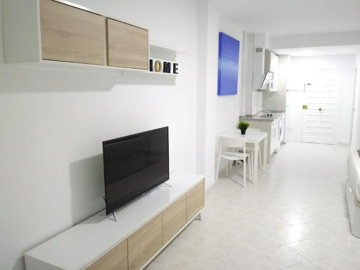 Benalsuite Estudio, Piscina Y Playa En Benalbeach, 贝纳尔马德纳 公寓
