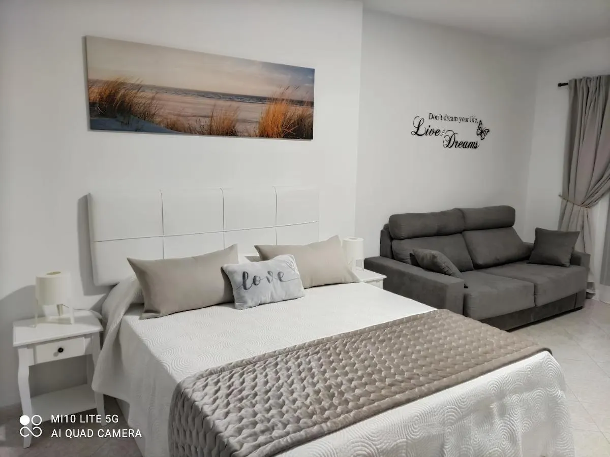 公寓 Benalsuite Estudio, Piscina Y Playa En Benalbeach, 贝纳尔马德纳