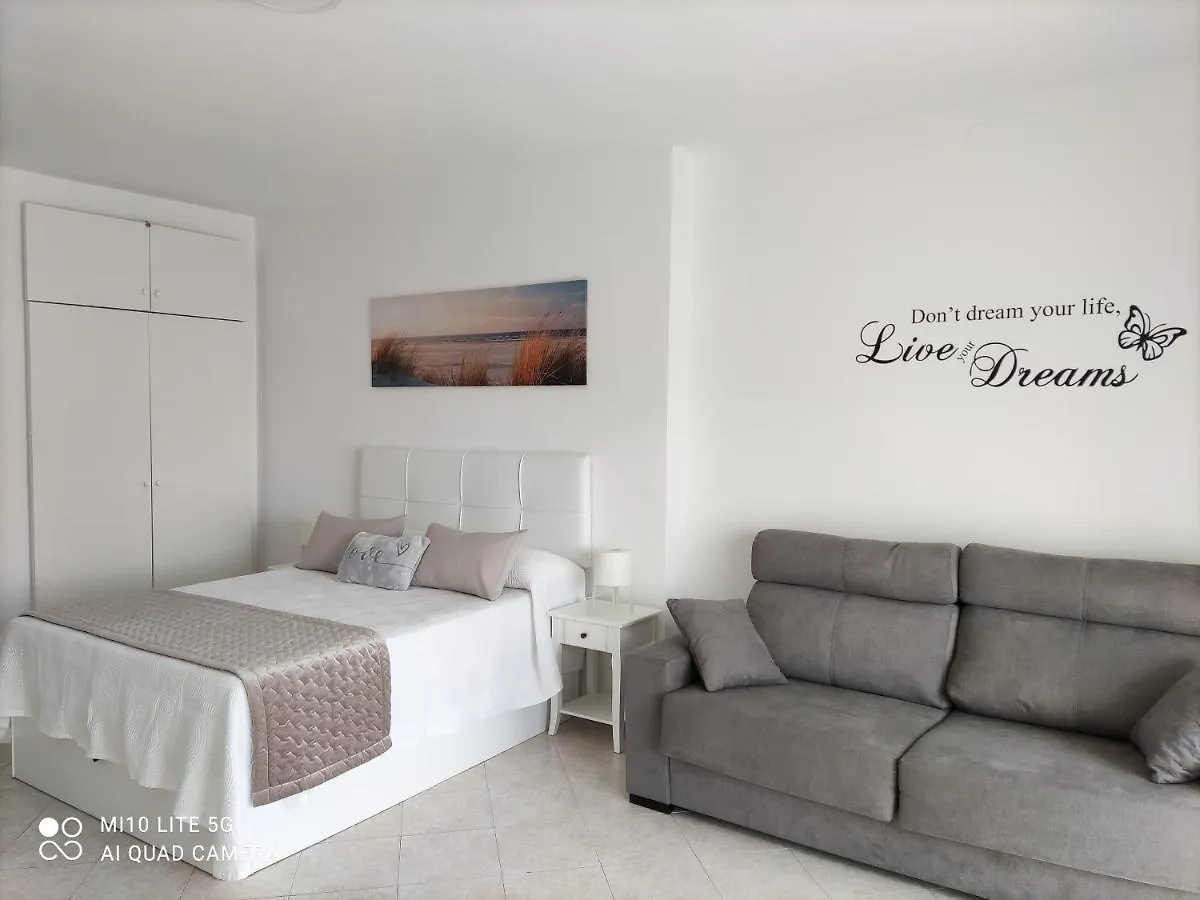 Benalsuite Estudio, Piscina Y Playa En Benalbeach, 贝纳尔马德纳 0*,