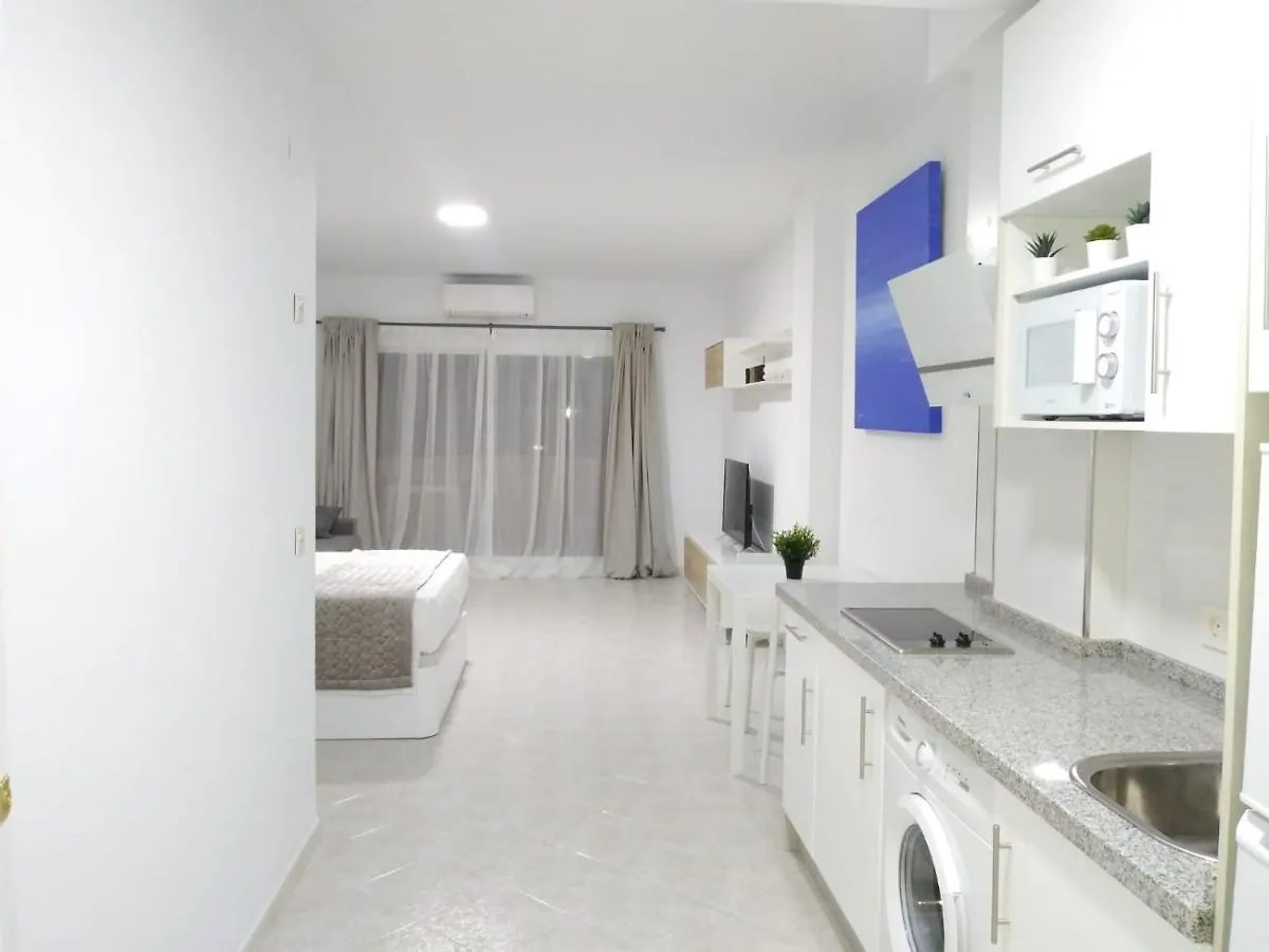 Apartamento BenalSuite estudio, piscina y playa en BenalBeach, Benalmádena