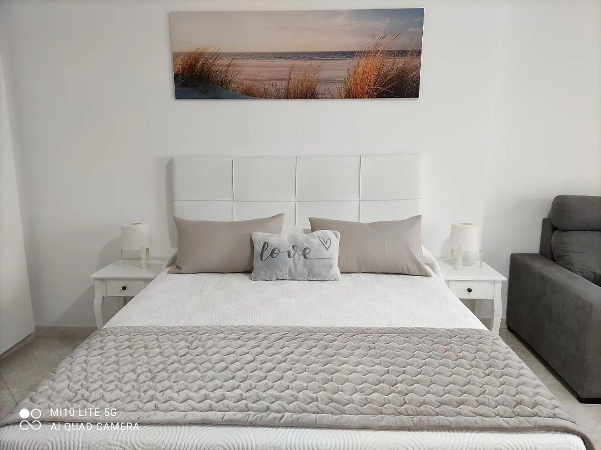 BenalSuite estudio, piscina y playa en BenalBeach, Benalmádena