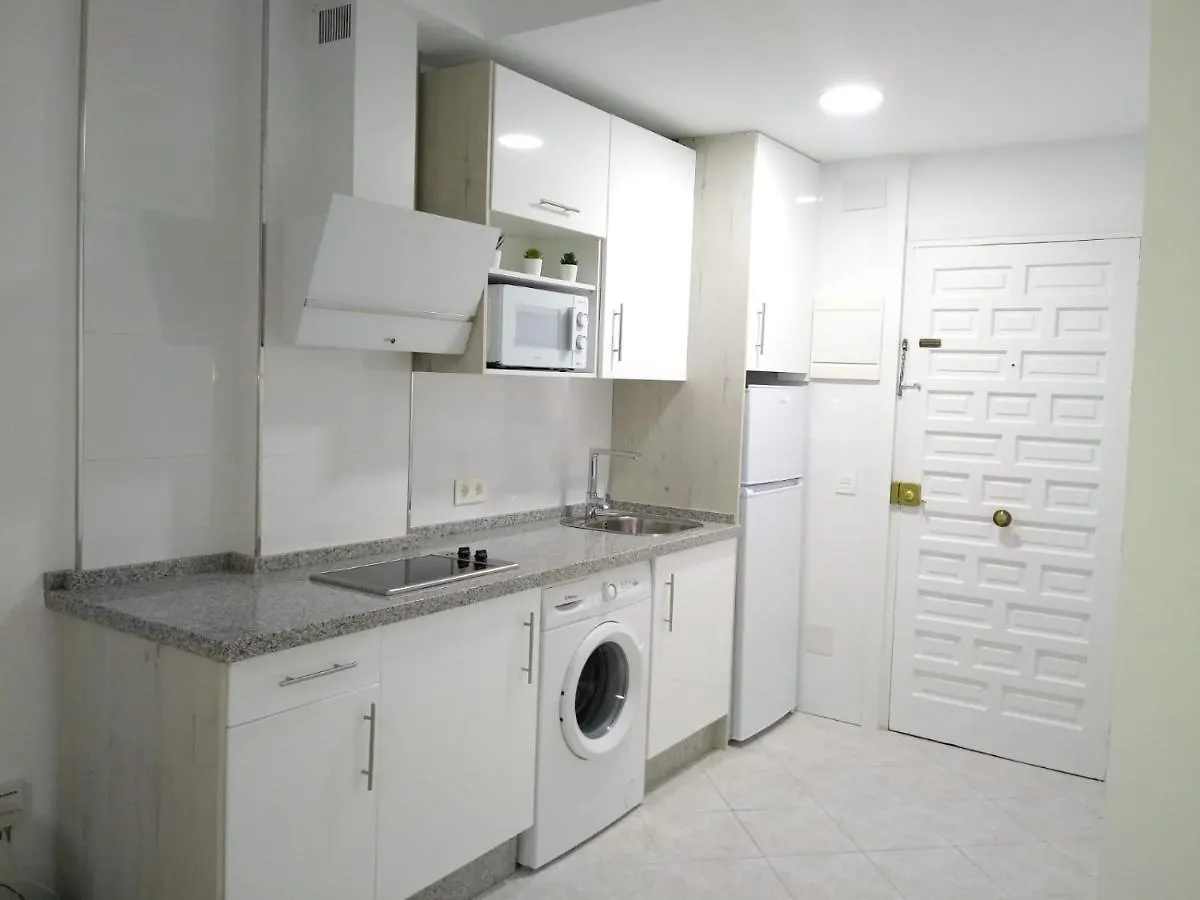 Benalsuite Estudio, Piscina Y Playa En Benalbeach, Benalmadena 0*,  Spain